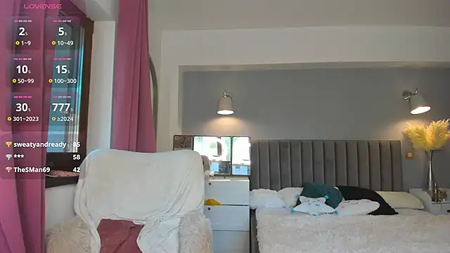 Awesome Jolie online show from 10.05.25