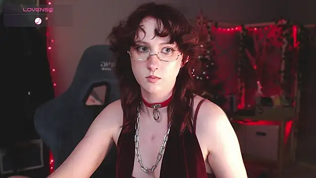 Snapshot of Rory_Pink chatting on 12.11.24 Rory Pink online show from 12.11.24