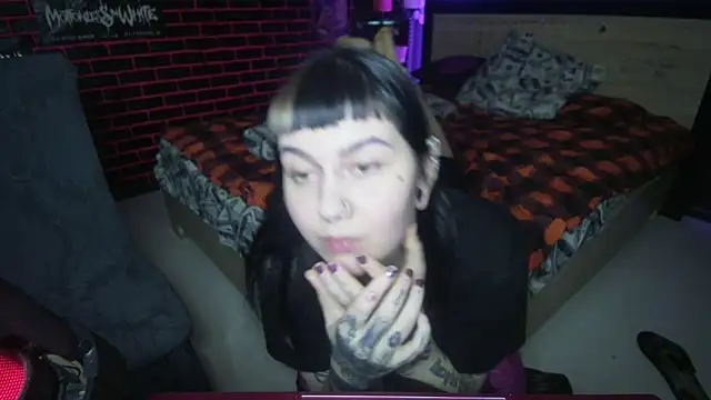 MoorderxDoll online show from 12.14.25