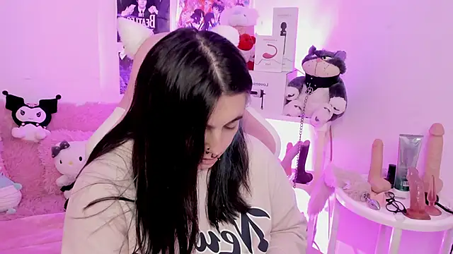 Sachi Meow online show from 12.21.25