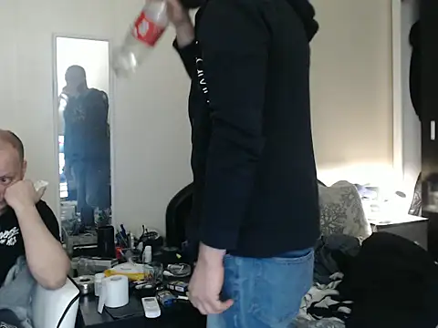 Snapshot of Terizizz chatting on 04.15.26 Terizizz online show from 04.15.26