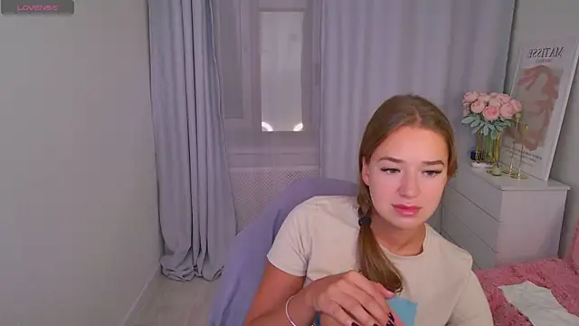 Snapshot of LovelyJessie chatting on 09.17.25 LovelyJessie online show from 09.17.25