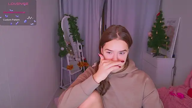 Snapshot of LovelyJessie chatting on 12.18.25 LovelyJessie online show from 12.18.25