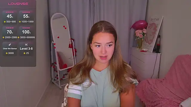 Snapshot of LovelyJessie chatting on 02.17.26 LovelyJessie online show from 02.17.26