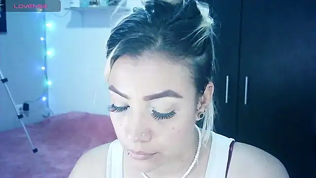 Snapshot of LuCKy_JoK chatting on 12.20.24 LuCKy JoK online show from 12.20.24