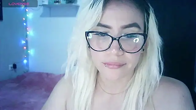 Snapshot of LuCKy_JoK chatting on 12.24.24 LuCKy JoK online show from 12.24.24