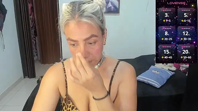 Snapshot of LuCKy_JoK chatting on 09.12.25 LuCKy JoK online show from 09.12.25