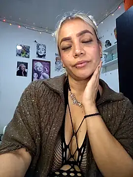 Snapshot of LuCKy_JoK chatting on 10.03.25 LuCKy JoK online show from 10.03.25