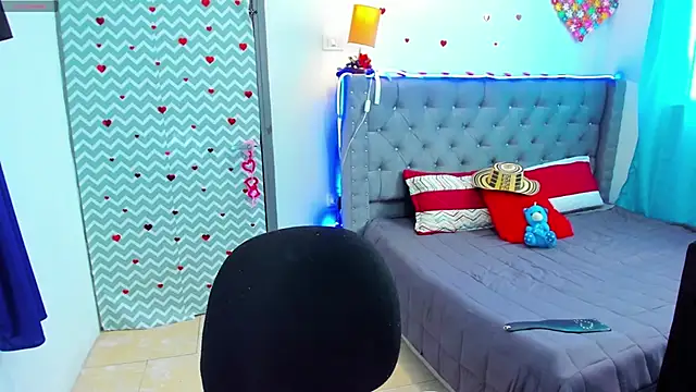 Snapshot of Sara-Murray chatting on 02.27.25 Sara-Murray online show from 02.27.25