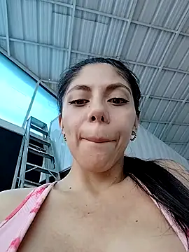 Snapshot of Cloesweety chatting on 04.15.26 Cloesweety online show from 04.15.26