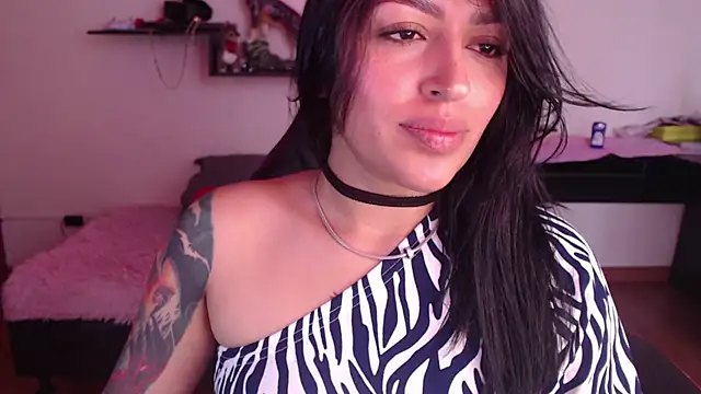 Snapshot of MissDennise chatting on 01.08.25 MissDennise online show from 01.08.25