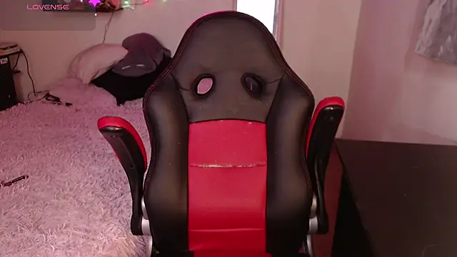 Snapshot of MissDennise chatting on 03.06.25 MissDennise online show from 03.06.25