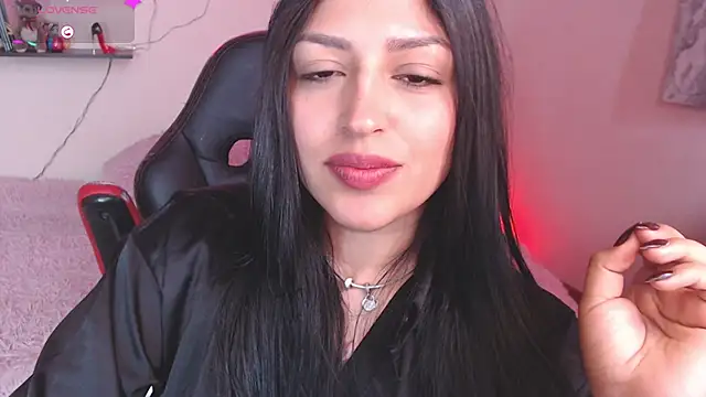 Snapshot of MissDennise chatting on 09.10.25 MissDennise online show from 09.10.25