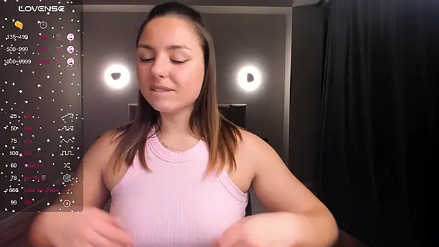 ThreeshaWhite online show from 02.19.25