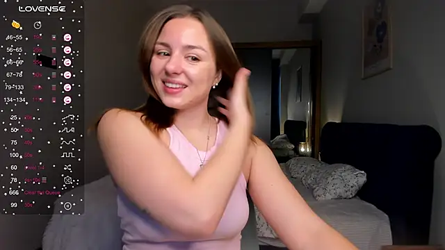 ThreeshaWhite online show from 03.07.25