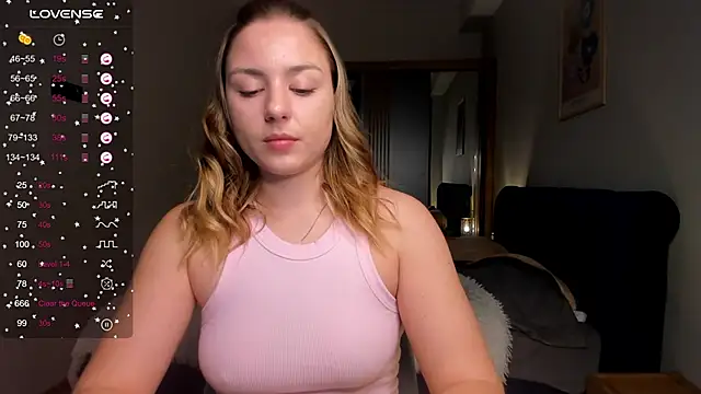 ThreeshaWhite online show from 03.12.25