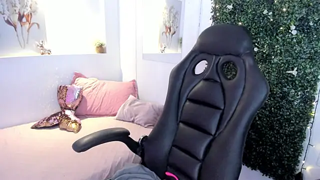 Snapshot of Abby_Mae_ chatting on 01.08.25 Abby Mae online show from 01.08.25