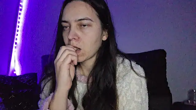 Snapshot of Cyndee_Winter chatting on 12.17.24 Cyndee Winter online show from 12.17.24