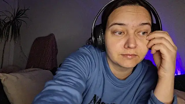 Snapshot of Cyndee_Winter chatting on 11.24.25 Cyndee Winter online show from 11.24.25