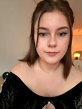 Snapshot of MaribelRiver chatting on 11.16.25 MaribelRiver online show from 11.16.25