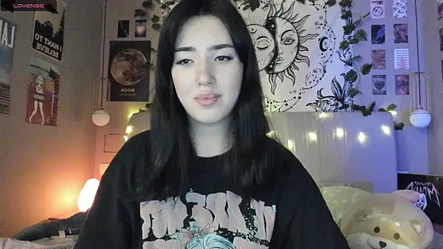 Snapshot of Anisawithlove chatting on 01.17.25 Anisawithlove online show from 01.17.25