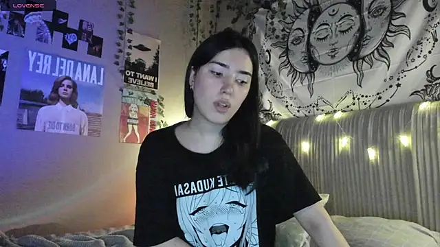 Snapshot of Anisawithlove chatting on 02.12.25 Anisawithlove online show from 02.12.25