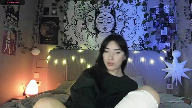 Snapshot of Anisawithlove chatting on 02.22.25 Anisawithlove online show from 02.22.25