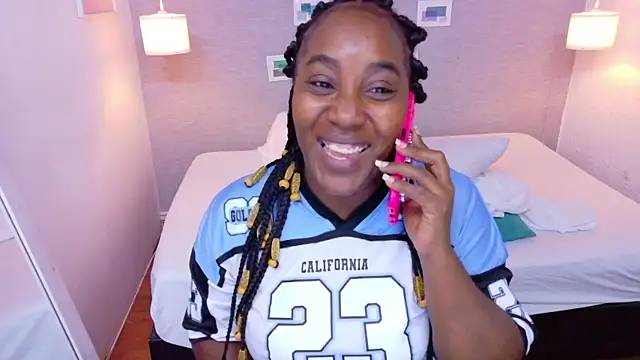 Snapshot of kiara_evanss chatting on 09.27.25 kiara evanss online show from 09.27.25