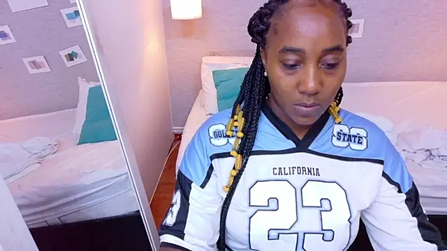 Snapshot of kiara_evanss chatting on 10.25.25 kiara evanss online show from 10.25.25