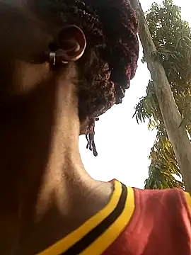 Snapshot of pretty_amaal chatting on 01.21.25 pretty amaal online show from 01.21.25