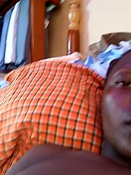 Snapshot of pretty_amaal chatting on 03.04.25 pretty amaal online show from 03.04.25