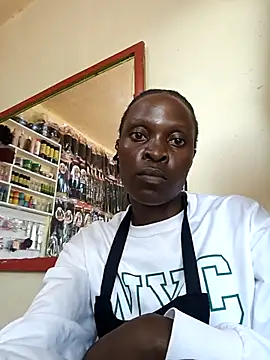 Snapshot of pretty_amaal chatting on 11.13.25 pretty amaal online show from 11.13.25