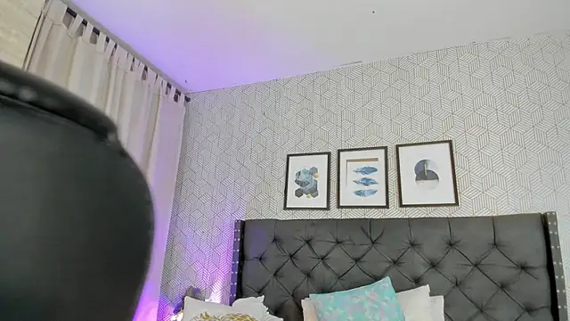 emma  smith1 online show from 03.20.25