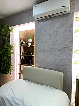 LIAH IZUMI online show from 10.11.25