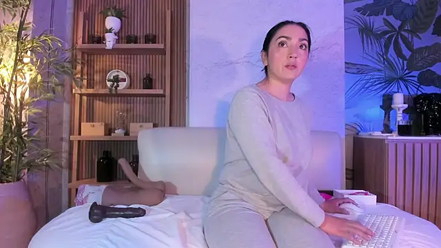 LIAH IZUMI online show from 02.09.26