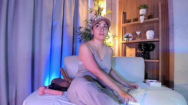 LIAH IZUMI online show from 08.02.26
