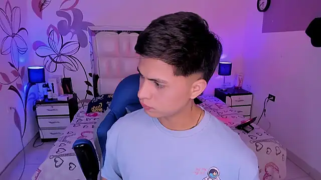 Niicky1  online show from 12.17.24