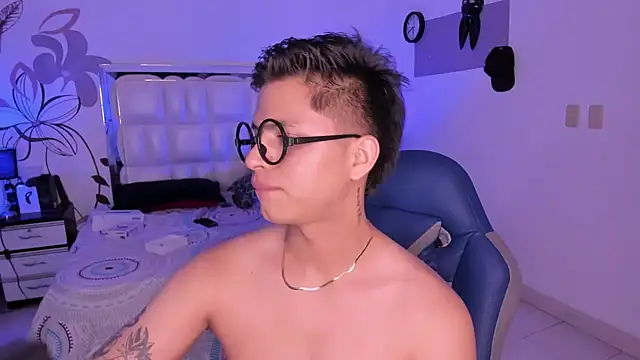 Niicky1  online show from 02.13.25