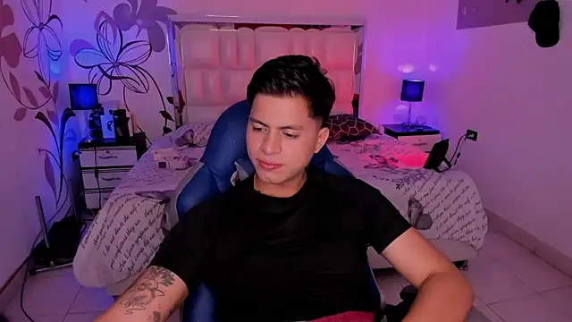 Niicky1  online show from 02.19.25