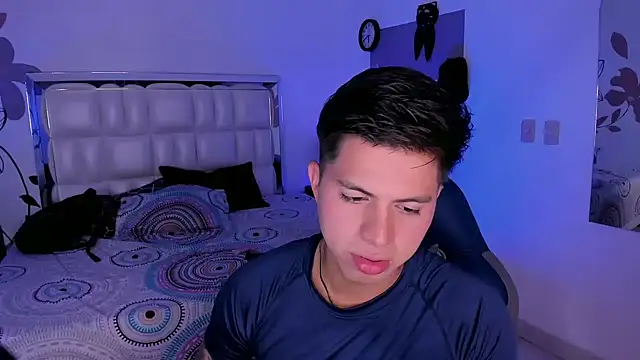 Niicky1  online show from 02.26.25