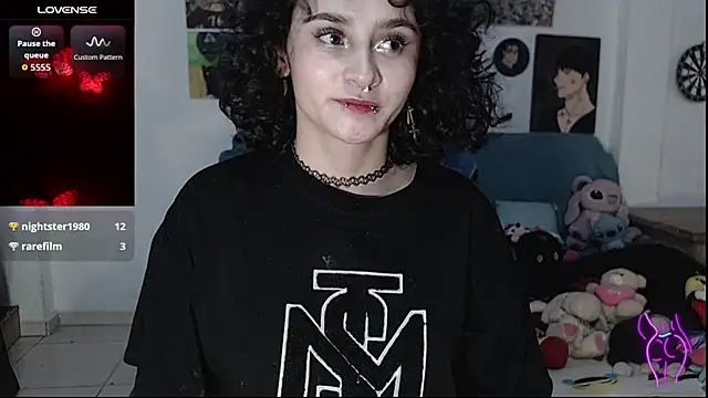 kitty22  online show from 11.20.25