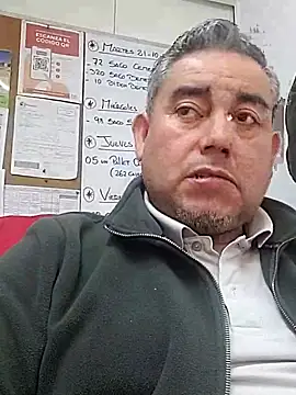 Snapshot of Manolete007x chatting on 10.23.25 Manolete007x online show from 10.23.25