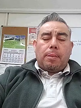 Snapshot of Manolete007x chatting on 11.13.25 Manolete007x online show from 11.13.25