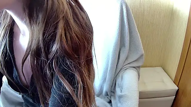 Snapshot of Elza_kom chatting on 07.19.26 Elza kom online show from 07.19.26