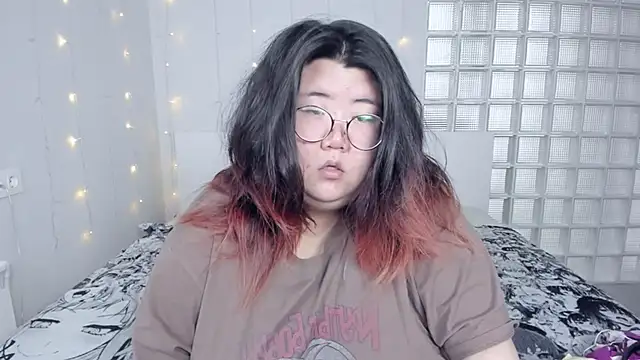 Snapshot of Nadine_asian chatting on 12.07.24 Nadine asian online show from 12.07.24