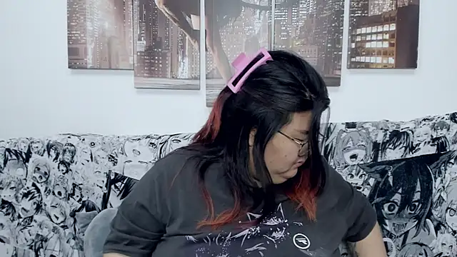 Snapshot of Nadine_asian chatting on 12.16.24 Nadine asian online show from 12.16.24