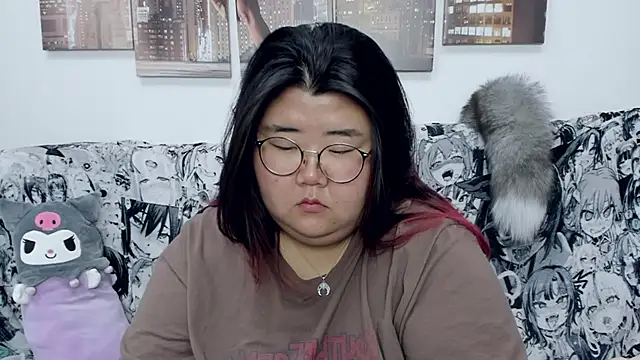 Snapshot of Nadine_asian chatting on 12.21.24 Nadine asian online show from 12.21.24