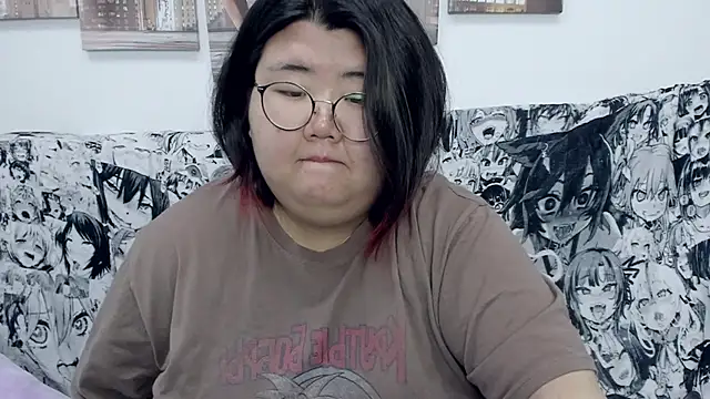 Snapshot of Nadine_asian chatting on 12.31.24 Nadine asian online show from 12.31.24