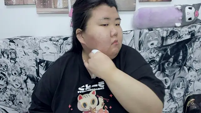 Snapshot of Nadine_asian chatting on 01.04.25 Nadine asian online show from 01.04.25