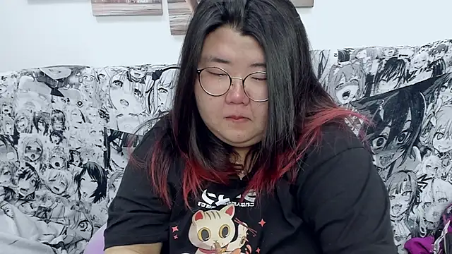 Snapshot of Nadine_asian chatting on 01.04.25 Nadine asian online show from 01.04.25